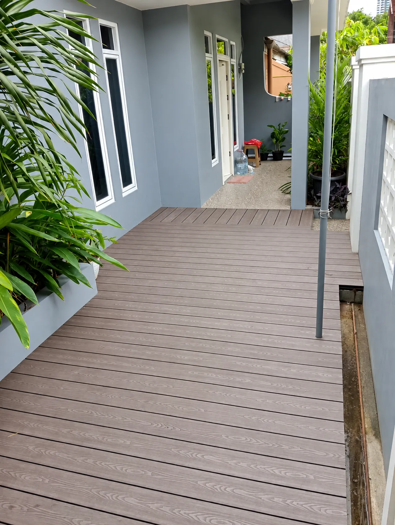Teras dengan decking WPC Champion